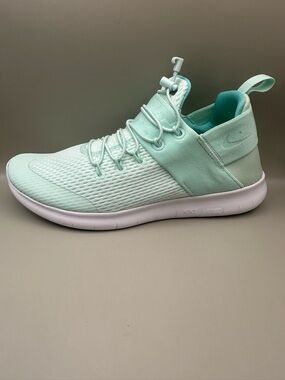 **NEW** Nike Free Run Women’s Mint Green Lightweight Sneakers Sz 9.5 women